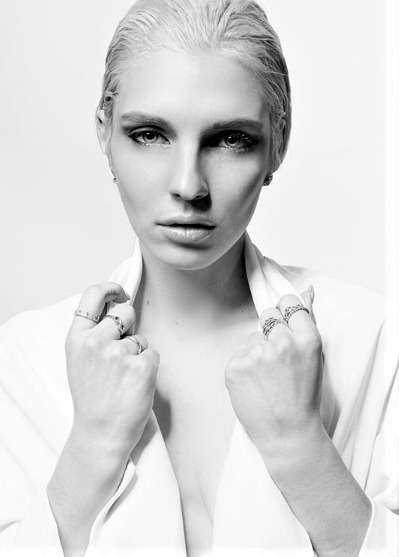 KSENIA, hostess e promoter per fiere ed eventi a Milano