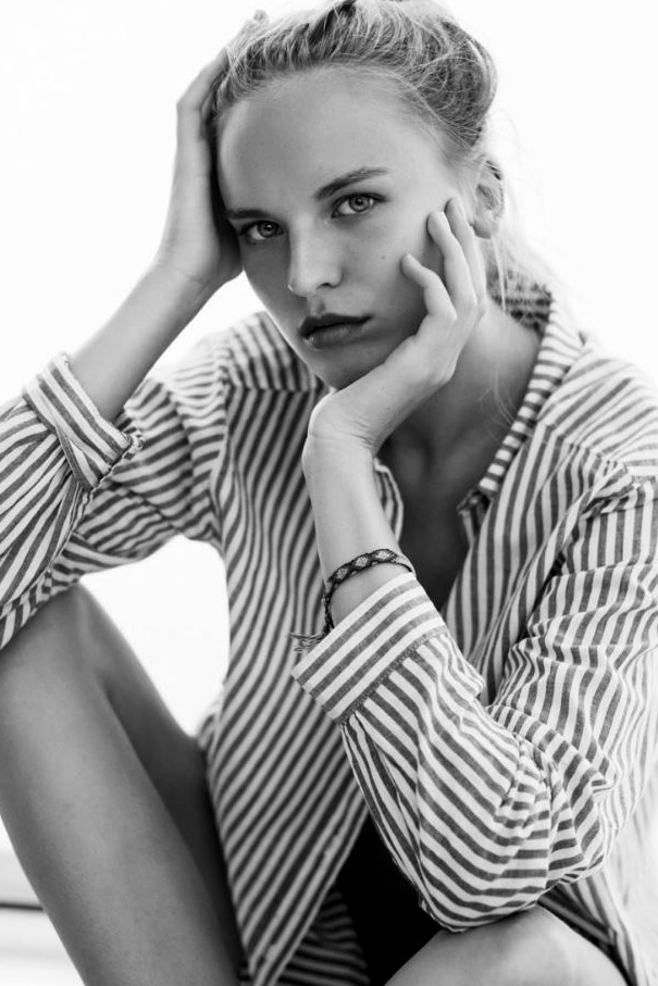 Ughy, hostess e promo model disponibile per eventi a Milano