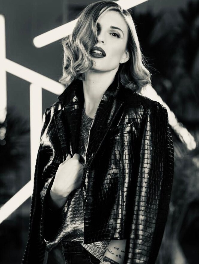 Lucrezia, hostess e promo model disponibile per eventi a Milano