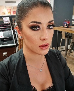 Eleonora - foto 7 di 7, hostess per eventi a Milano