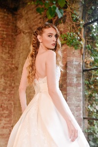 Paula marika - foto 22 di 22, hostess per eventi a Milano