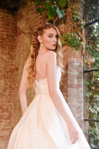 Paula marika - foto 7 di 22, hostess per eventi a Milano