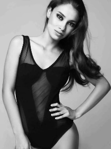 Lorena - foto 4 di 9, hostess per eventi a Milano