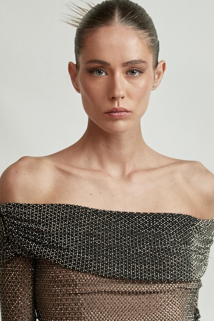 Camilla, hostess e promo model disponibile per eventi a Milano