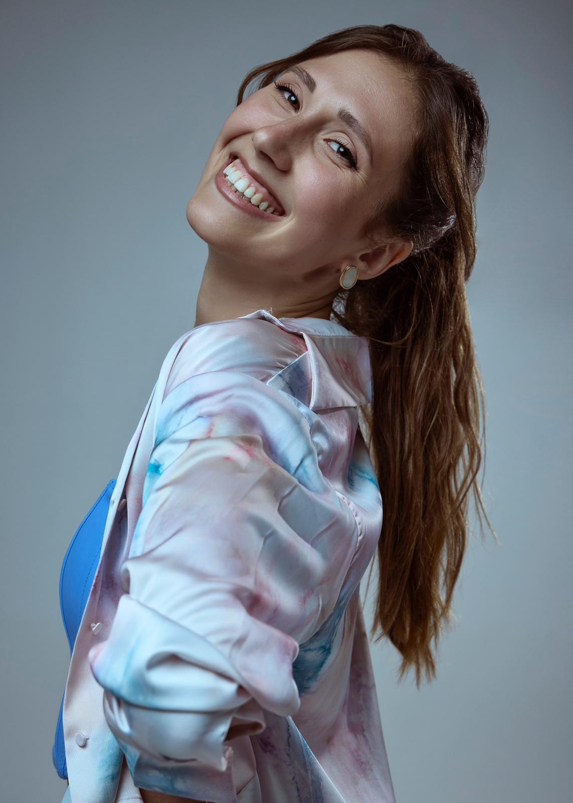 Alice, hostess e promo model disponibile per eventi a Milano